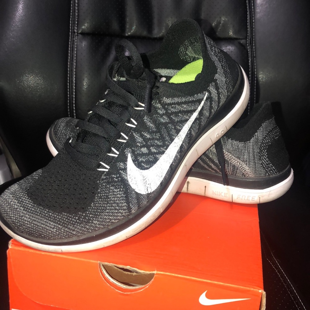Nike Free 4.0 Flyknit size 7 black/white